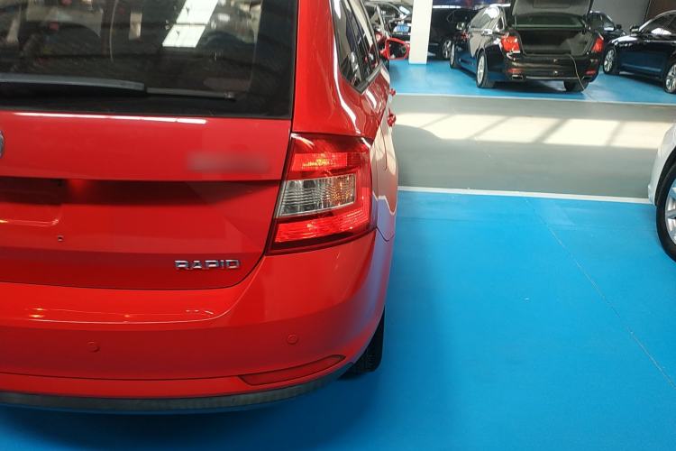 Used Skoda Rapid Spaceback 2014 1.6L Automatic Enjoyment Edition
