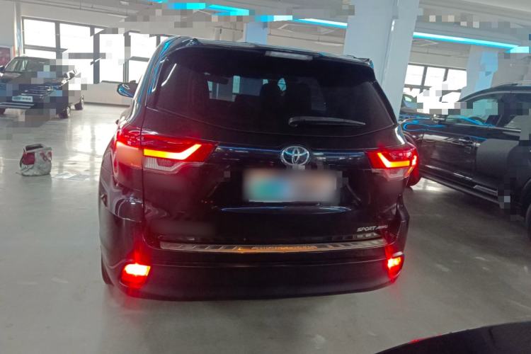 Used Toyota Highlander 2018 2.0T Four-Wheel Drive Luxury Version 7 Seats China VI Standard
