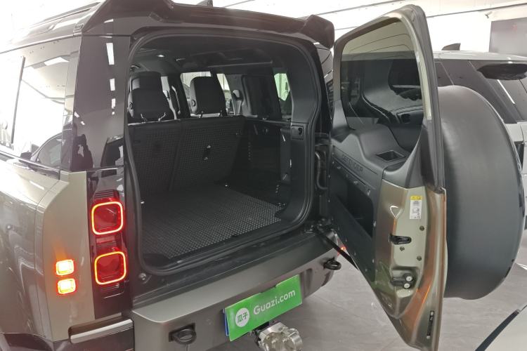 Used Land Rover Defender 2023 110 3.0T P400 X-DYNAMIC HSE
