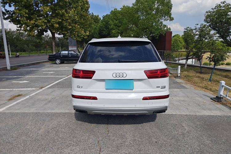 Used Audi Q7 2018 40 TFSI Comfort Model
