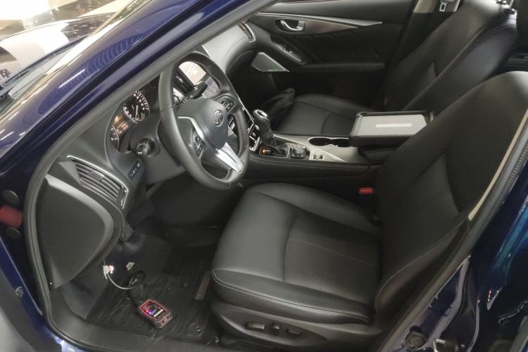 Used Infiniti Q50L 2018 2.0T Enjoyment Version China VI Standard
