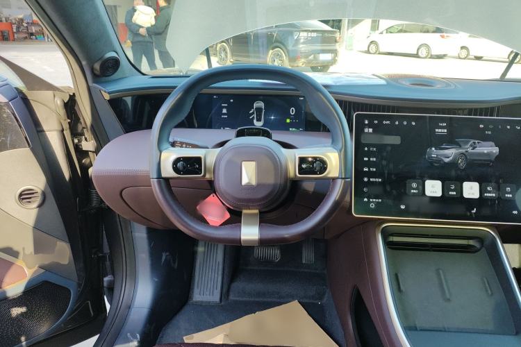 Used  11 2024 580 Three-Laser Four-Wheel Drive Luxury Edition
