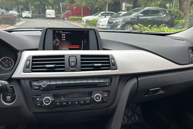 Used BMW 3 Series 2015 320i Fashion Model
