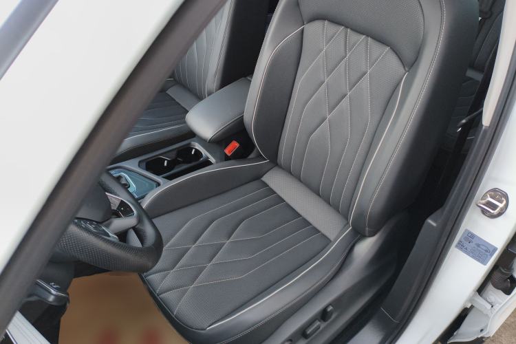 Used Volkswagen Tiguan L 2024 300TSI Automatic Two-Wheel Drive Smart Edition
