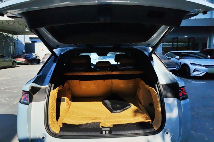 Used BYD Song L DM-i 2025 Intelligent Driving Version 160 km Beyond-Range Type
