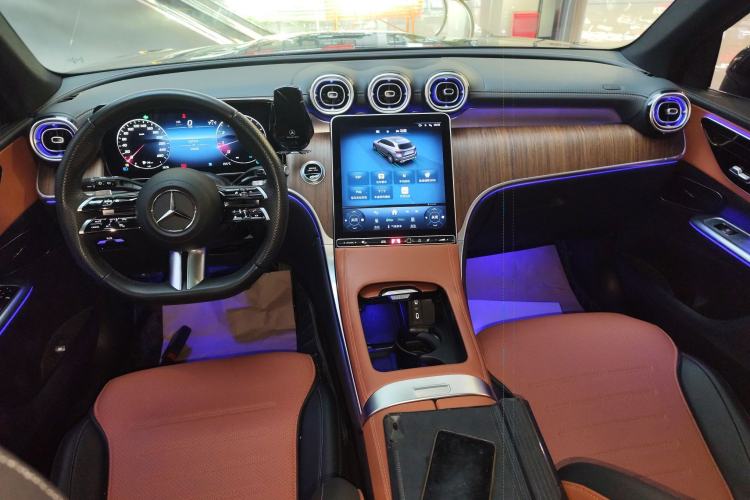 Used Mercedes-Benz GLC 2023 GLC 300 L 4MATIC Dynamic Edition 5-seater