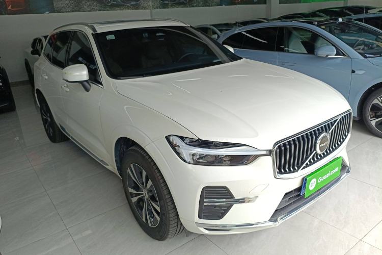 Used Volvo XC60 2025 B5 4x4 Smart Luxury Edition