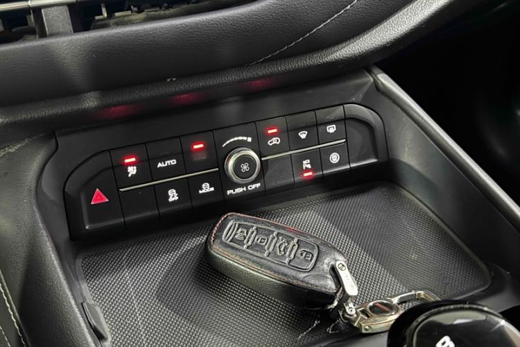 Used Haval F7 2019 2.0T Two-Wheel Drive i-Van China V standard
