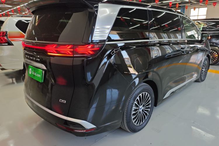 Used Denza D9 2022 DM-i 970 Four-Wheel Drive Flagship Model
