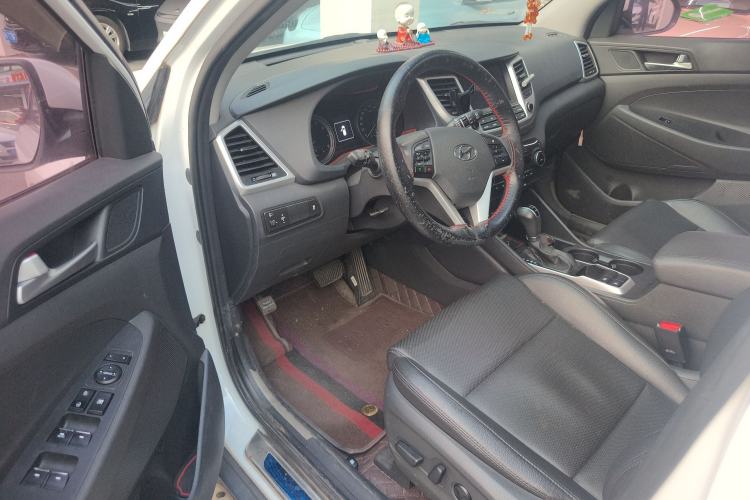 Used Hyundai Tucson 2018 1.6T Dual-Clutch Two-Wheel Drive 15th Anniversary Special Edition