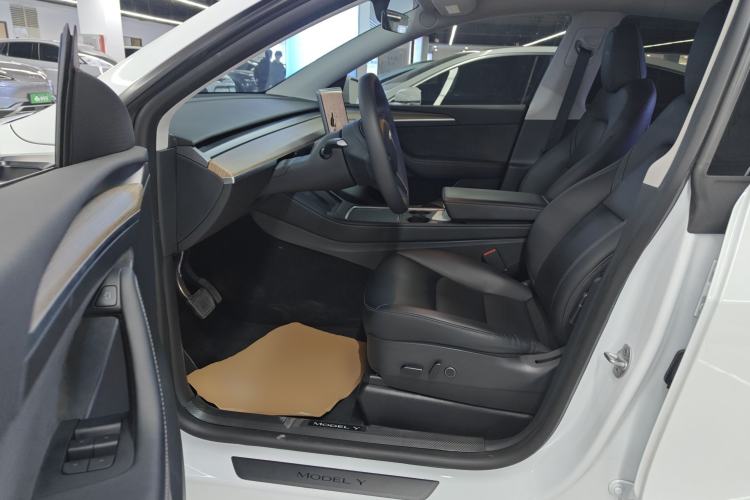 Used Tesla Model Y 2022 Rear-Wheel-Drive Version
