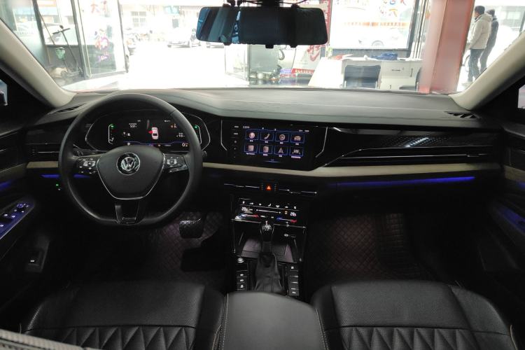 Used Volkswagen Passat 2020 330TSI Luxury Edition China VI
