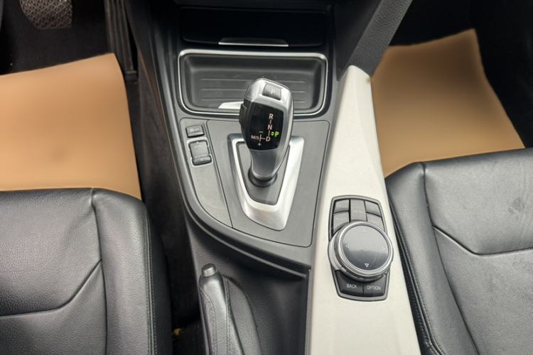 Used BMW 3 Series GT 2014 320i Leading Model