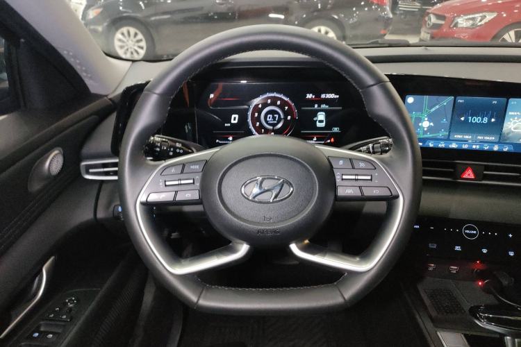 Used Hyundai Elantra 2022 1.5L CVT LUX Prestige Edition
