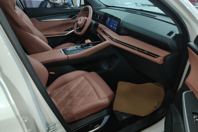 Used Changan CS75 PLUS 2023 3rd Generation 1.5T Automatic Prestige Model
