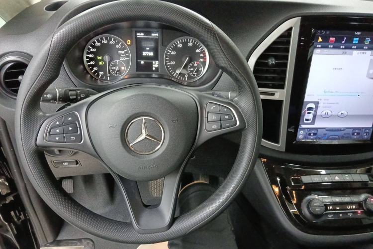 Used Mercedes-Benz Vito 2018 2.0T Elite Version 7 Seats China VI Emission Standard