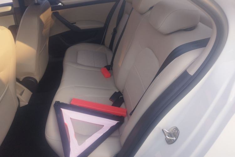 Used Volkswagen Santana 2015 1.6L Manual Comfort Edition
