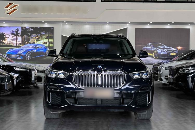 Used BMW X5 2022 xDrive 30Li Luxury M Sport Package
