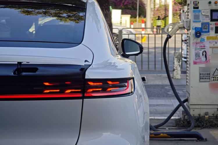 Used VOYAH PASSION 2023 Four-Wheel Drive Standard Edition