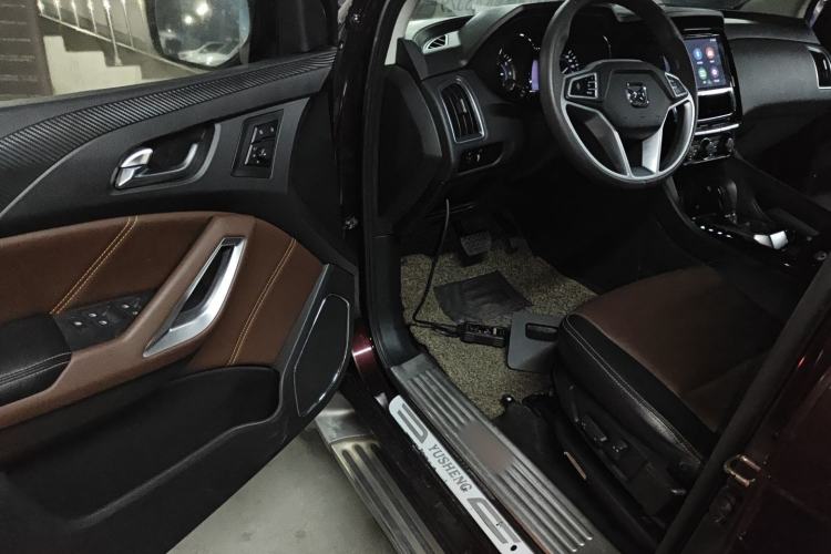 Used JMC Yusheng S350 2016 2.0T Automatic Two-Wheel Drive Gasoline Luxury Version with Sunroof 5 Seats
