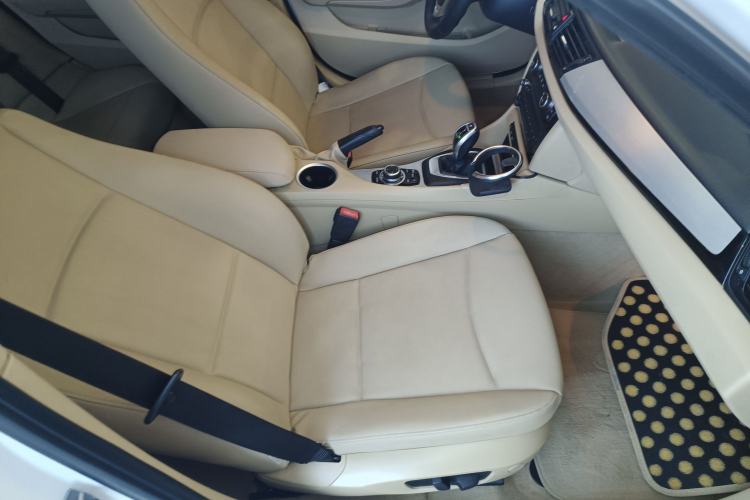 Used BMW X1 2014 sDrive18i Leading Model
