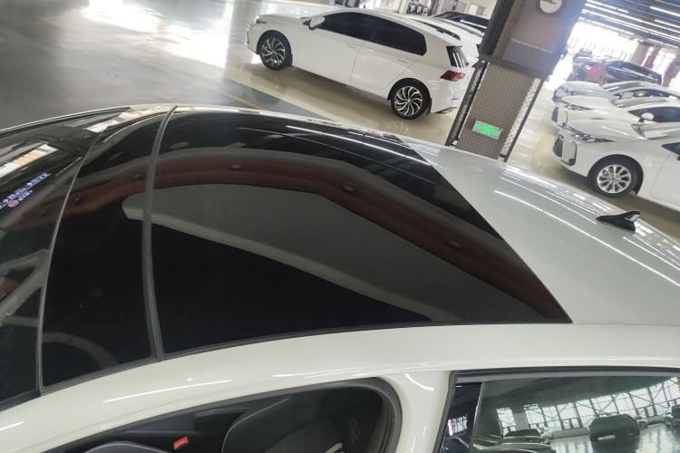 Used Volkswagen Golf 2023 Facelift 280TSI DSG R-Line Lite
