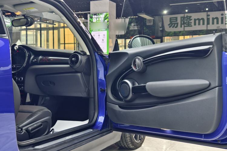 Used MINI MINI 2018 1.5T COOPER Artist