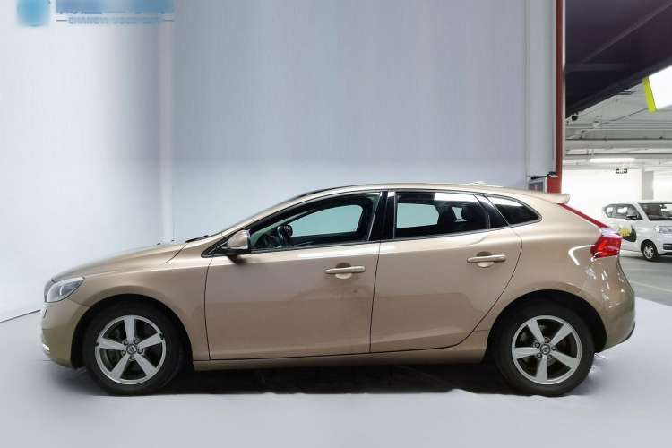 Used Volvo V40 2016 T3 Zhiyi Edition