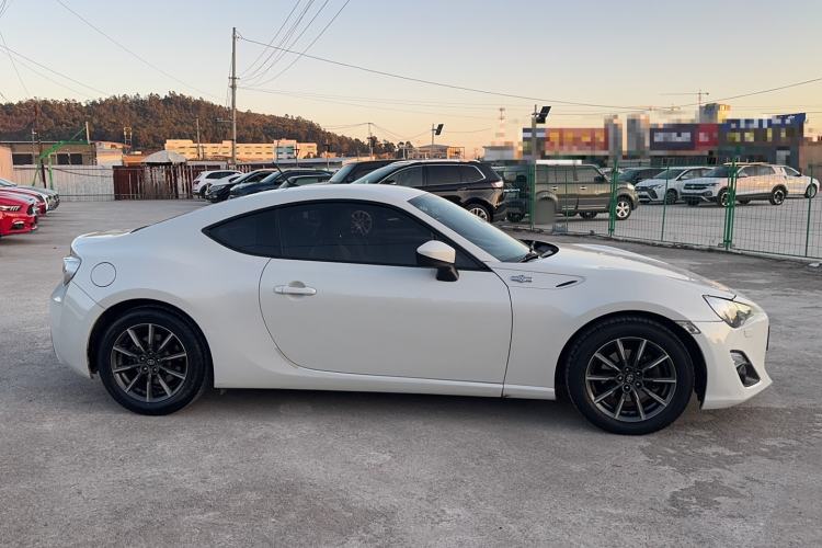 Used Toyota 86 2013 2.0L Automatic Luxury Version