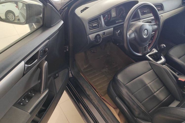 Used Volkswagen Lavida 2013 Revised Classic 1.6L Manual Fashion Edition
