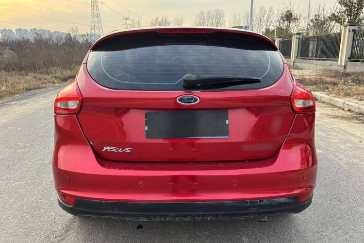 Used Ford Focus 2015 Hatchback 1.6L Automatic Fashion Edition
