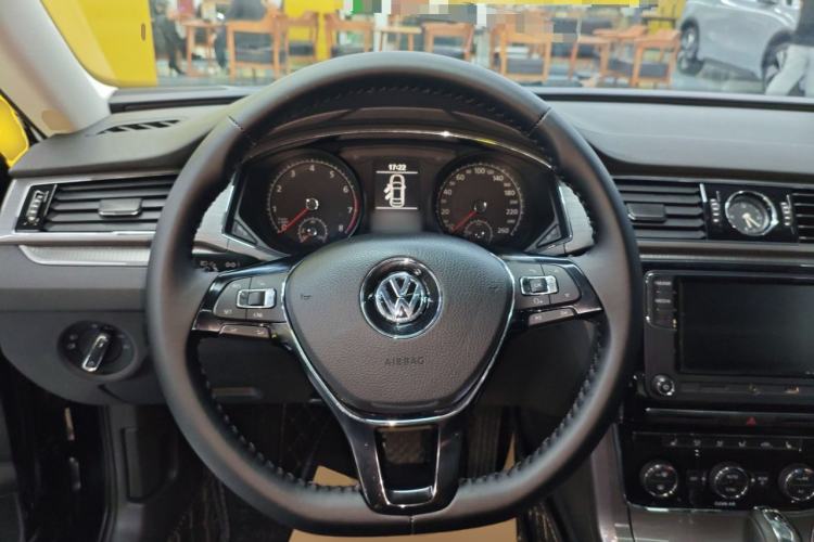 Used Volkswagen Passat 2016 330TSI DSG Luxury Edition