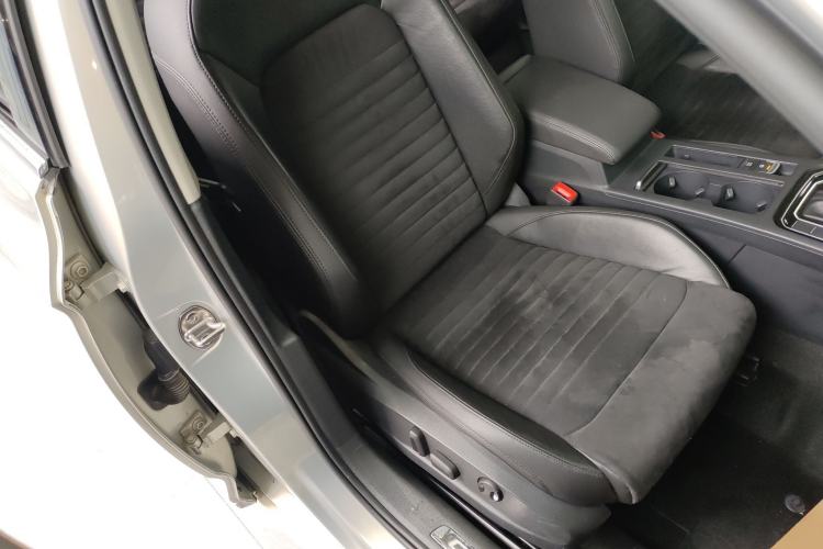 Used Volkswagen Magotan 2017 330TSI DSG Luxury Model