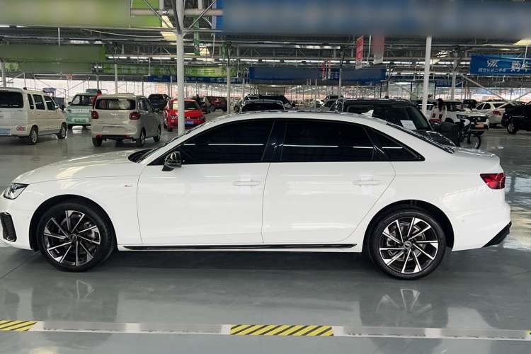 Used Audi A4L 2022 40 TFSI Luxury Dynamic Model
