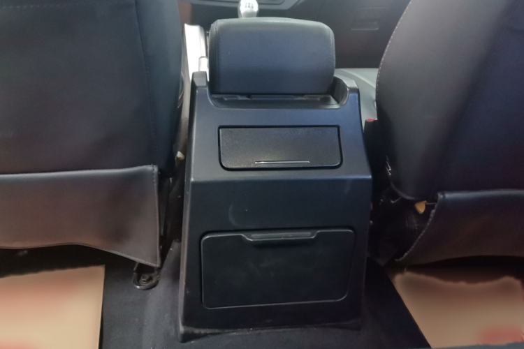 Used Leopaard Q6 2015 2.4L Manual 4x4 Excellence Edition
