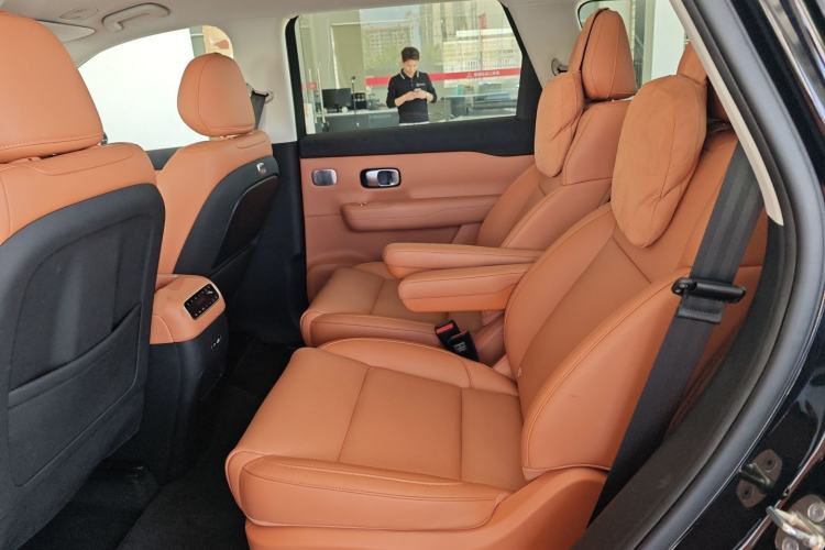 Used Leapmotor C16 2026 Extended-Range 280 LiDAR Zhizun Edition 6 Seats
