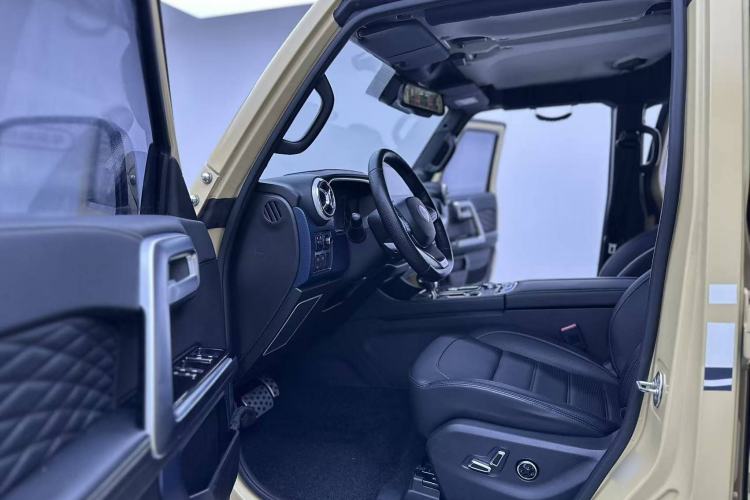 Used Beijing Auto BJ40 2019 2.3T Automatic Four-Wheel Drive Ring the Tower Champion Edition China VI