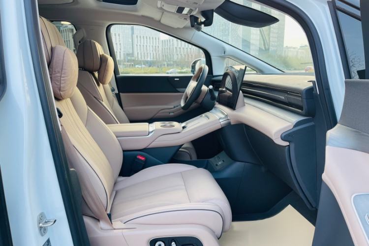 Used XPeng X9 2025 740 Ultra-Long Range Max