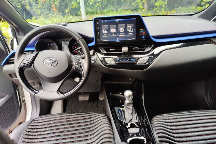 Used Toyota IZOA 2020 2.0L Yichi Version
