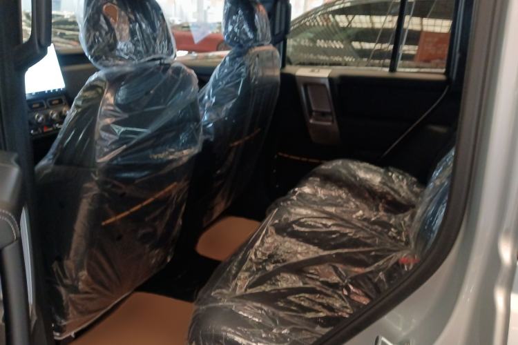 Used  V23 2025 401 Two-Wheel Drive Advanced Edition
