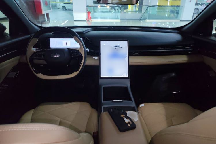 Used  L6 2023 125km MAX
