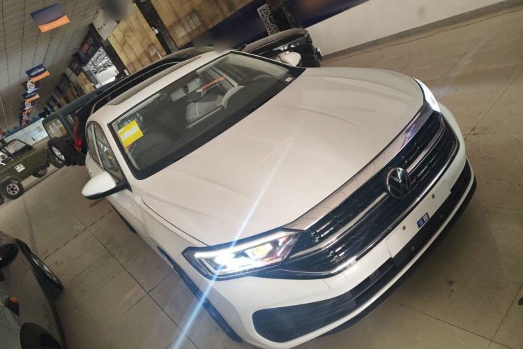 Used Volkswagen Sagitar 
