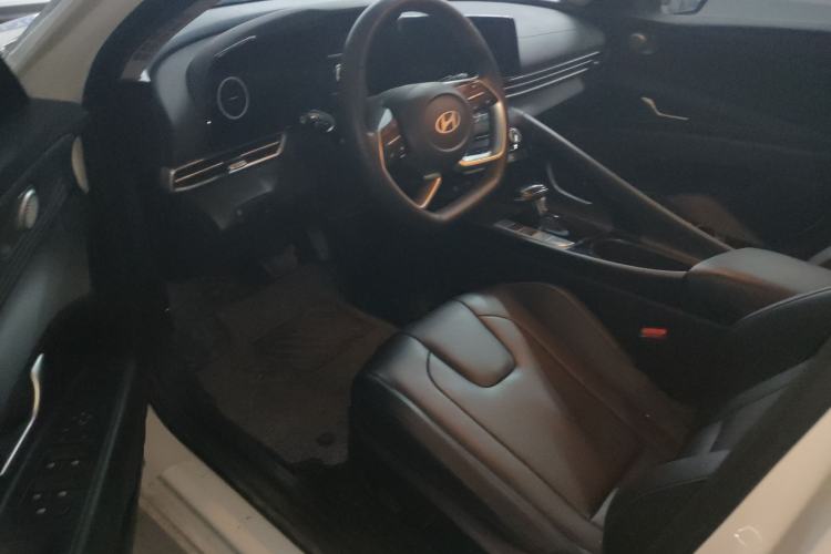 Used Hyundai Elantra 2023 1.5L CVT LUX Prestige Edition