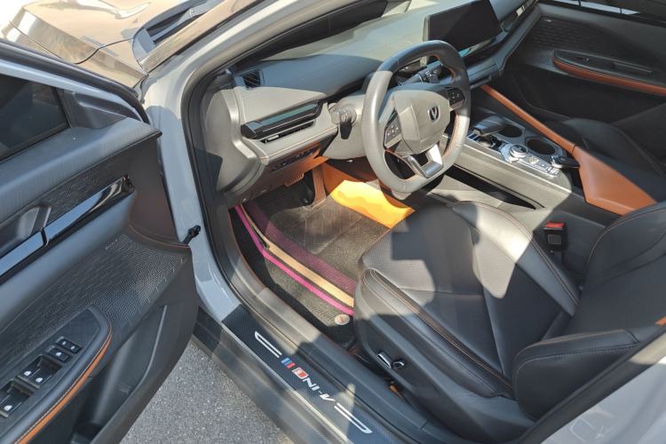 Used Changan UNI-V 2022 1.5T Smart Navigation Version
