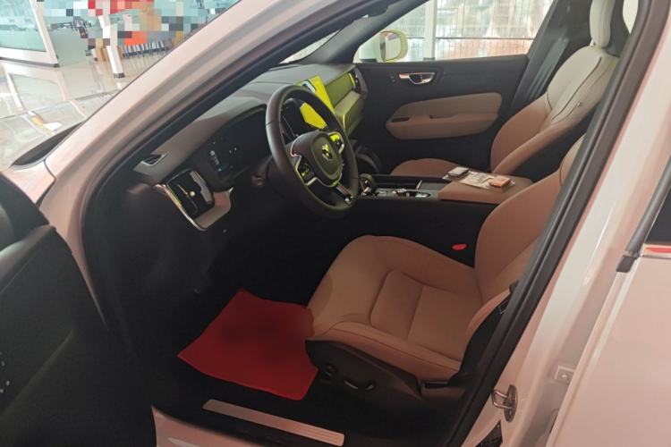 Used Volvo XC60 2026 B5 4x4 Smart Luxury Edition