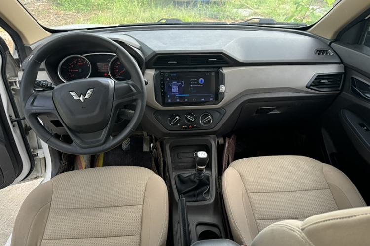 Used Wuling Hongguang 2019 1.5L S Standard Version China VI LAR
