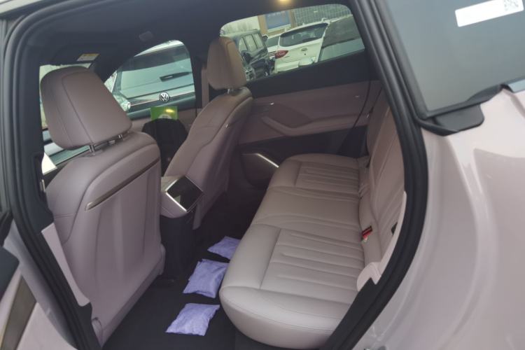 Used ONVO L60 2024 60 kWh Rear-Drive Version