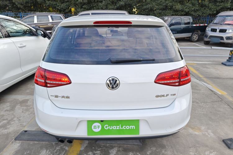 Used Volkswagen Golf 2016 230TSI Automatic Comfort Version
