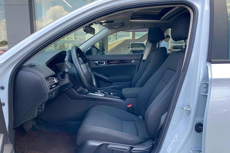 Used Honda Civic 2023 2.0L eHEV Pioneer Edition
