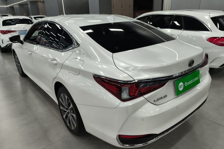 Used Lexus ES 2023 200 Excellence Edition